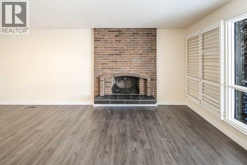 Single Family House Bungalow for Sale in  Vegas Road NW Varsity Calgary 