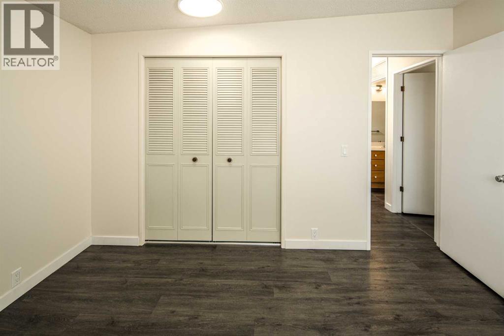 Single Family House Bungalow for Sale in  Vegas Road NW Varsity Calgary 