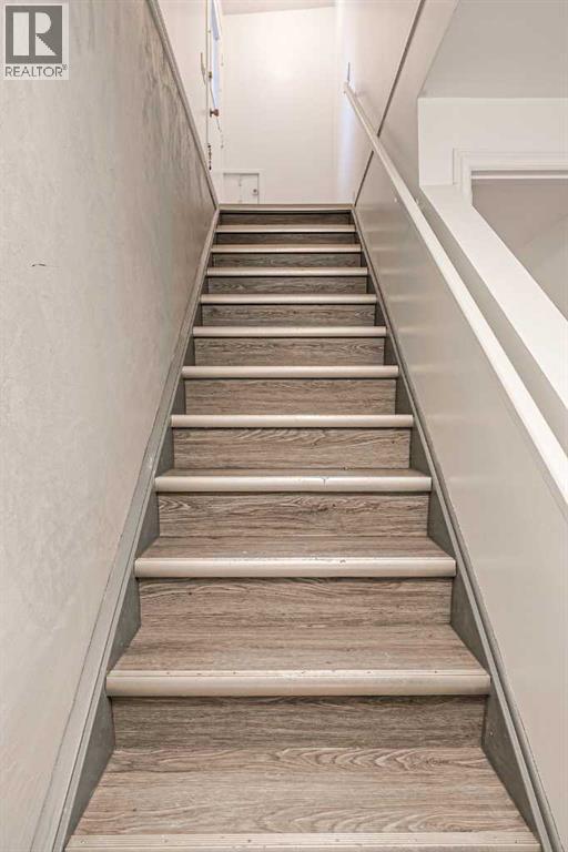 Single Family House Bungalow for Sale in  Vegas Road NW Varsity Calgary 