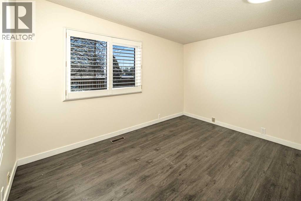 Single Family House Bungalow for Sale in  Vegas Road NW Varsity Calgary 