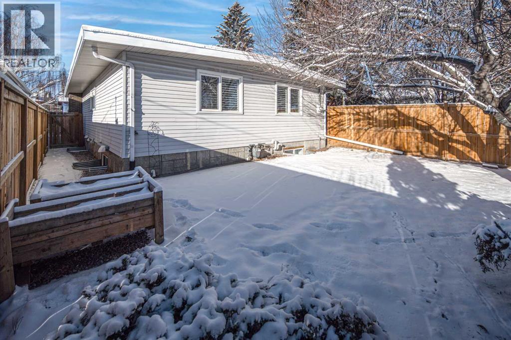 Single Family House Bungalow for Sale in  Vegas Road NW Varsity Calgary 