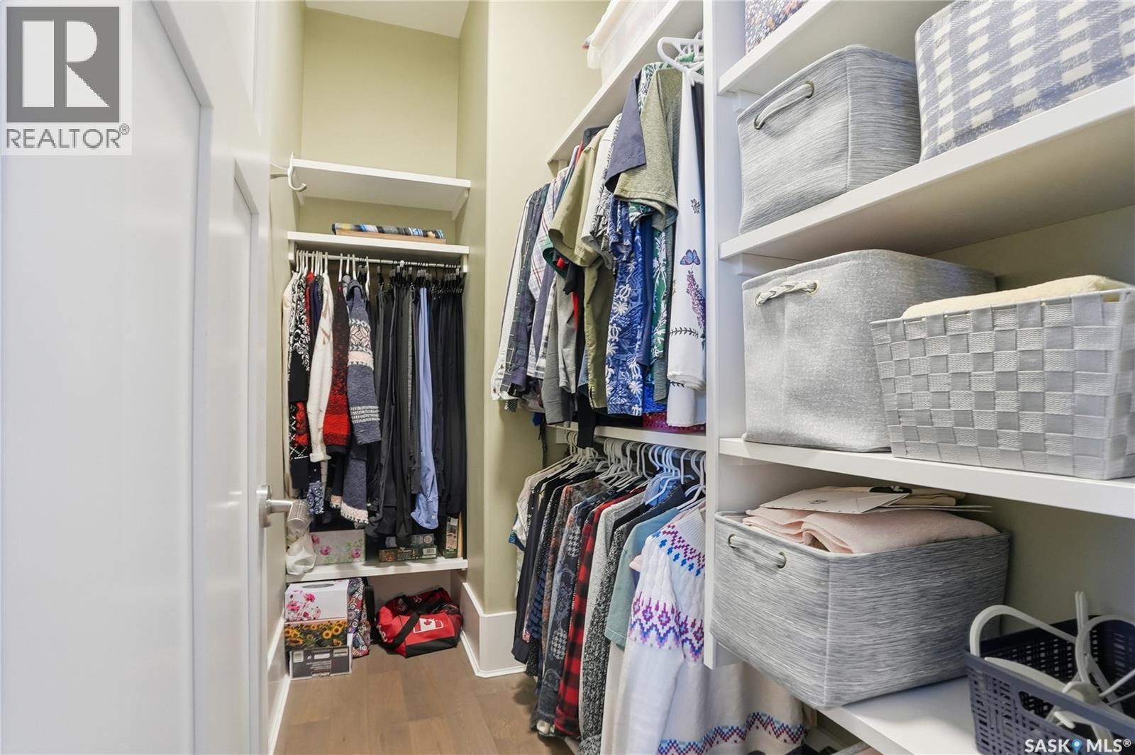 #29 115 MEADOWS BOULEVARD - 27