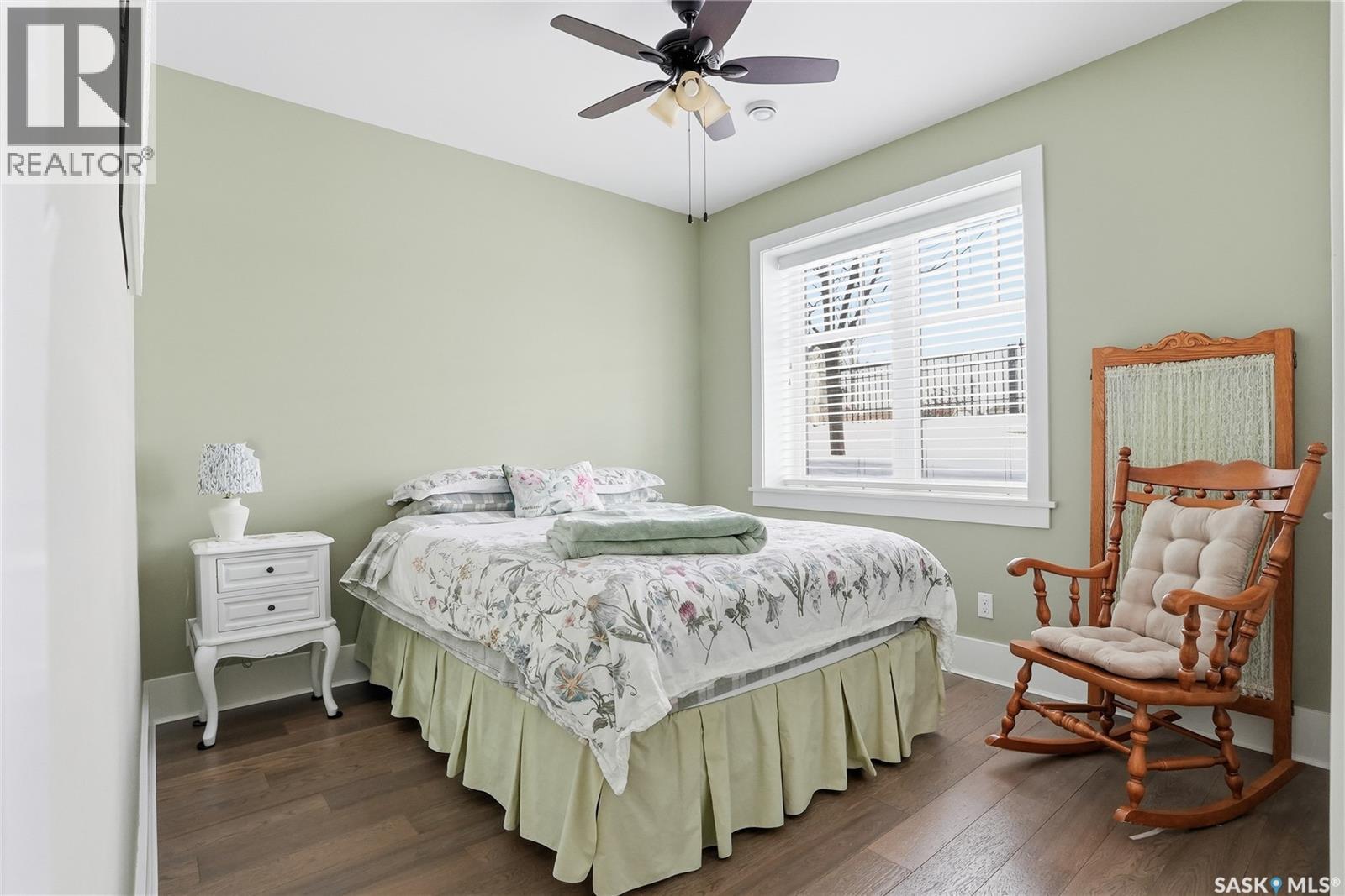 #29 115 MEADOWS BOULEVARD - 34