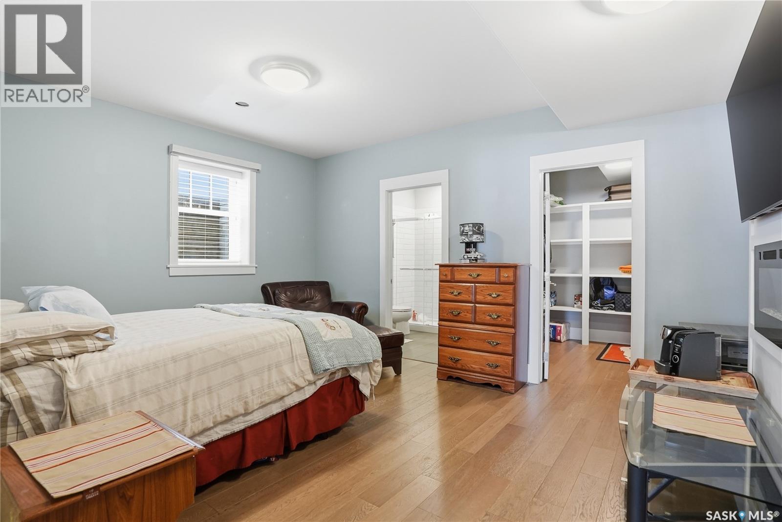 #29 115 MEADOWS BOULEVARD - 38