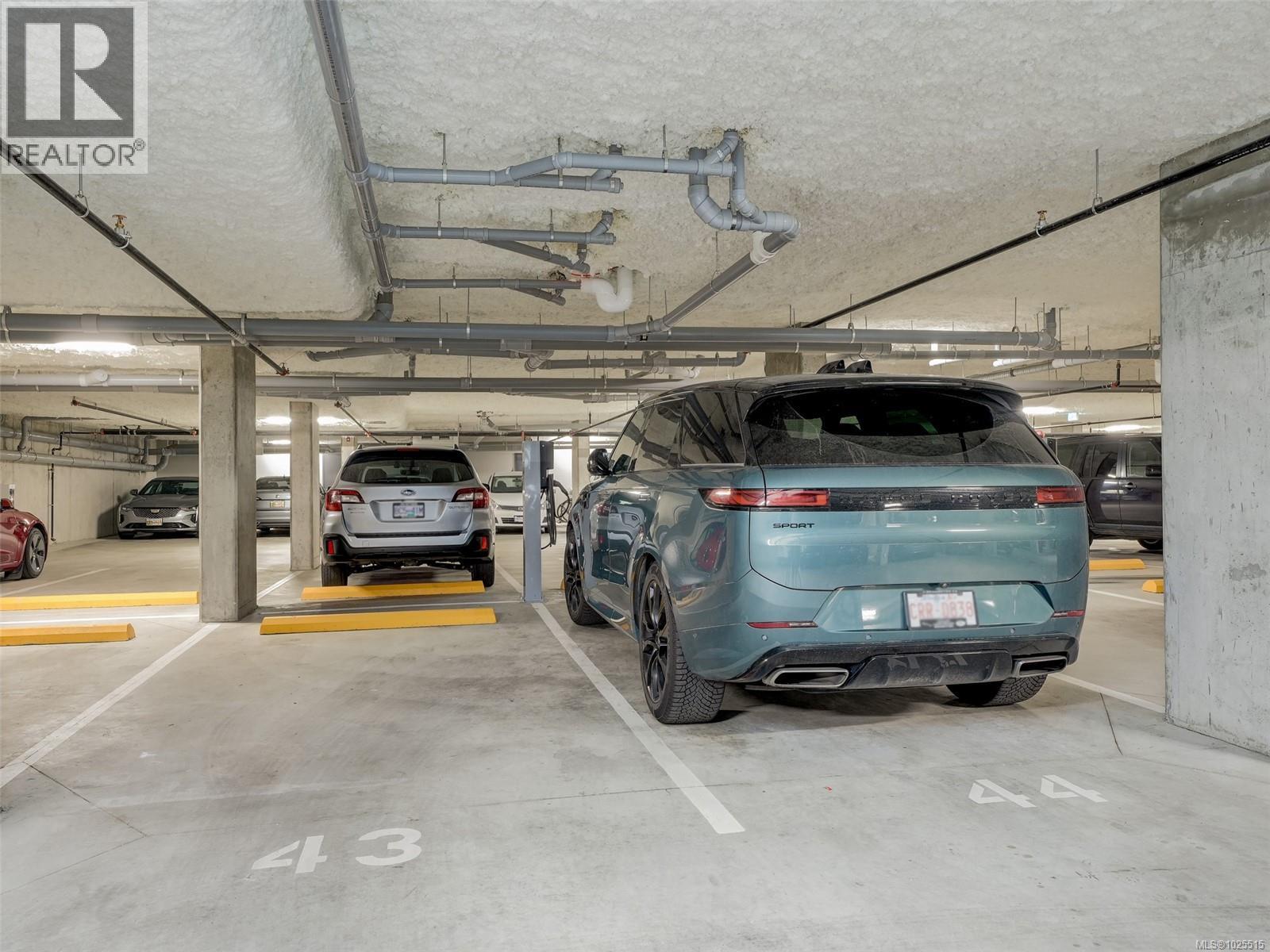 603 2461 Sidney Ave, Sidney