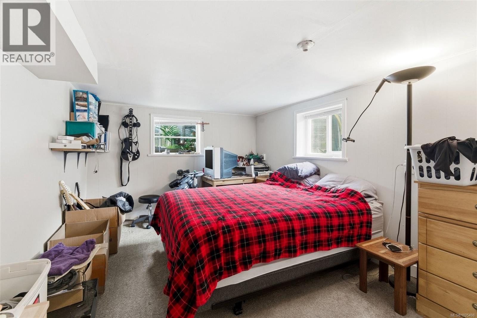  1707 Albert Avenue, Victoria