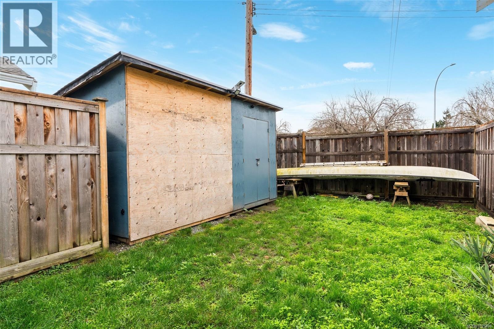  1707 Albert Avenue, Victoria