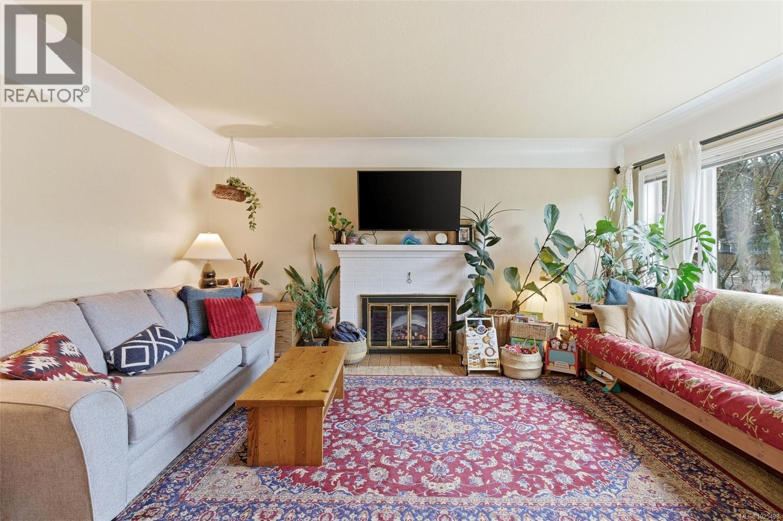  1707 Albert Avenue, Victoria