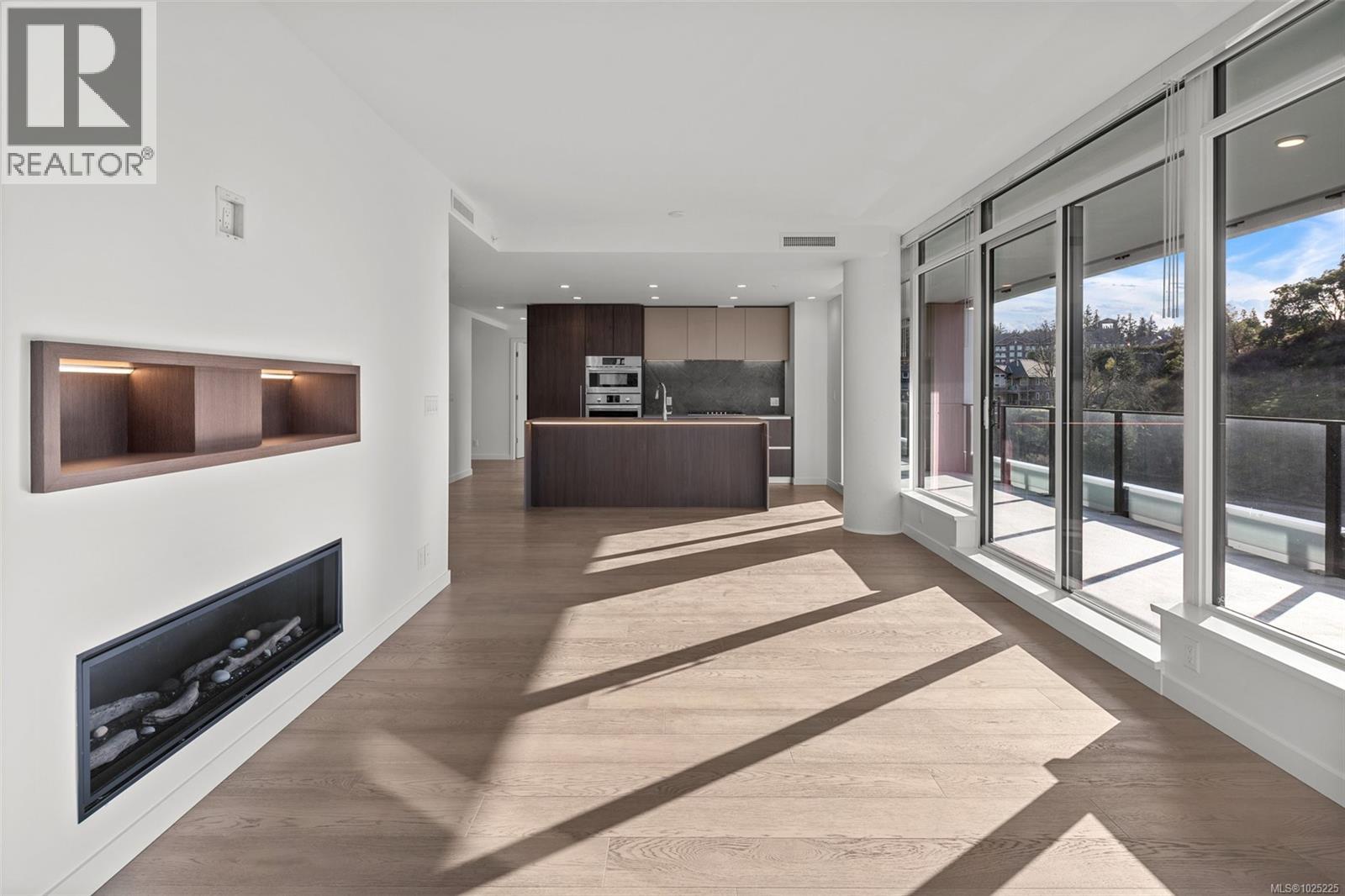 1118 2000 Hannington Road, Langford