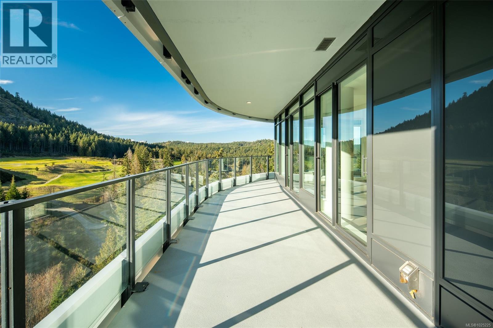 1118 2000 Hannington Road, Langford