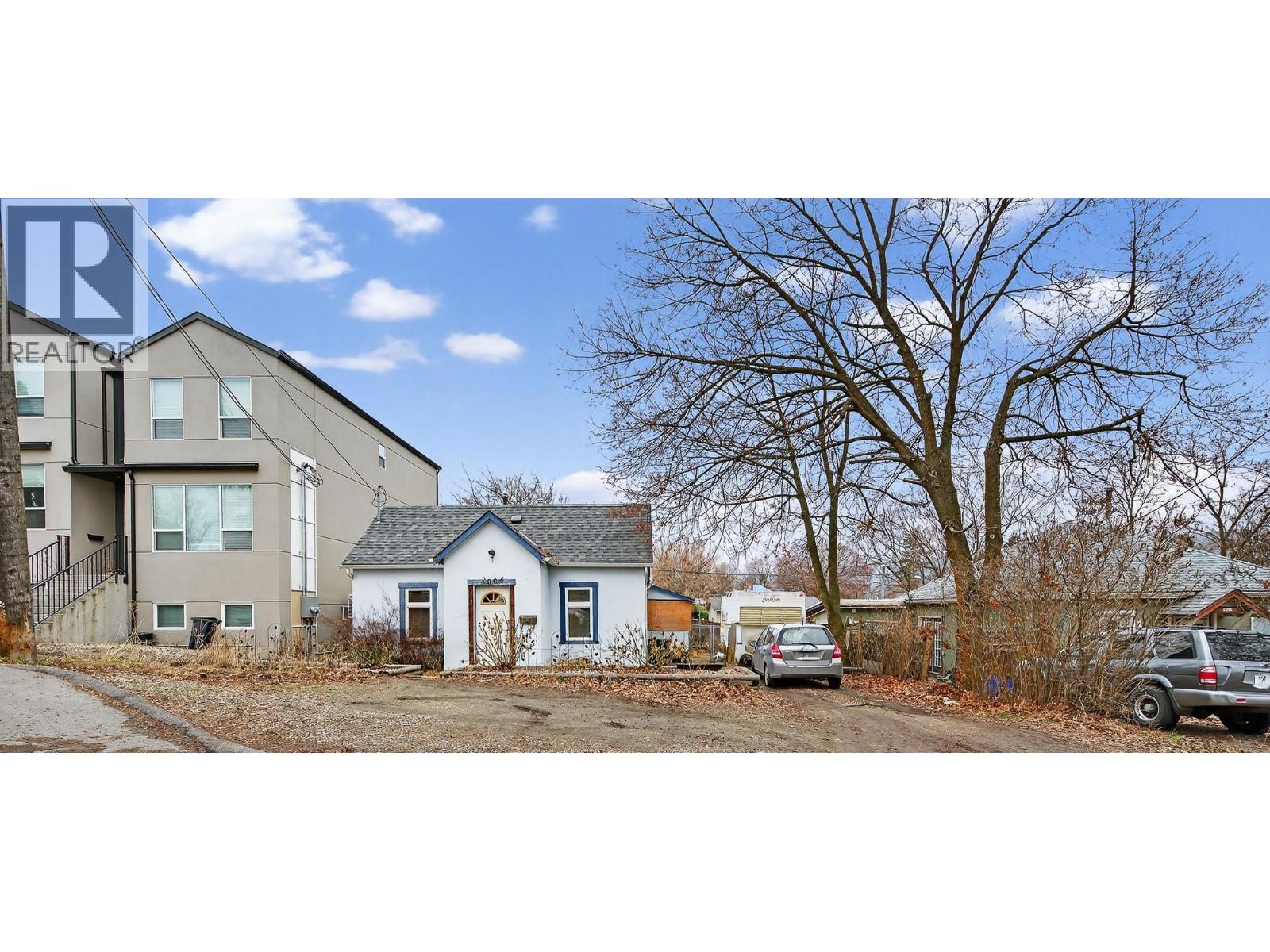 2004 33 Street, Vernon