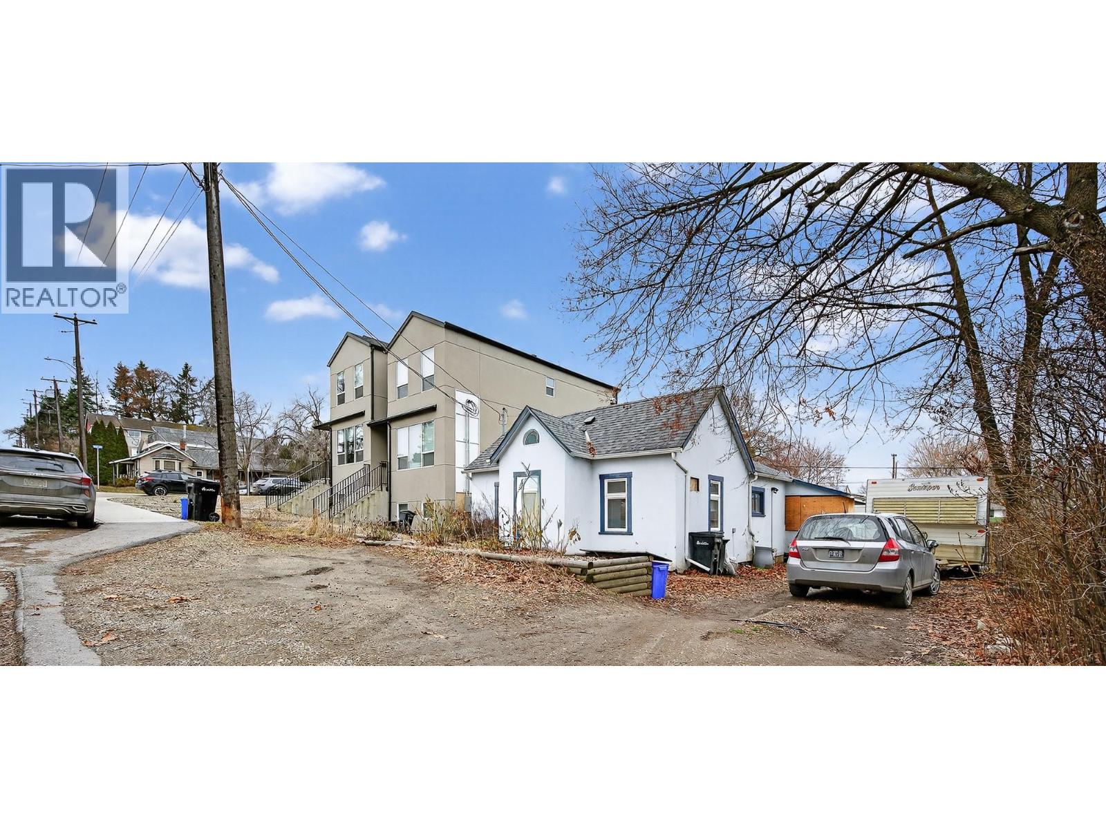 2004 33 Street, Vernon