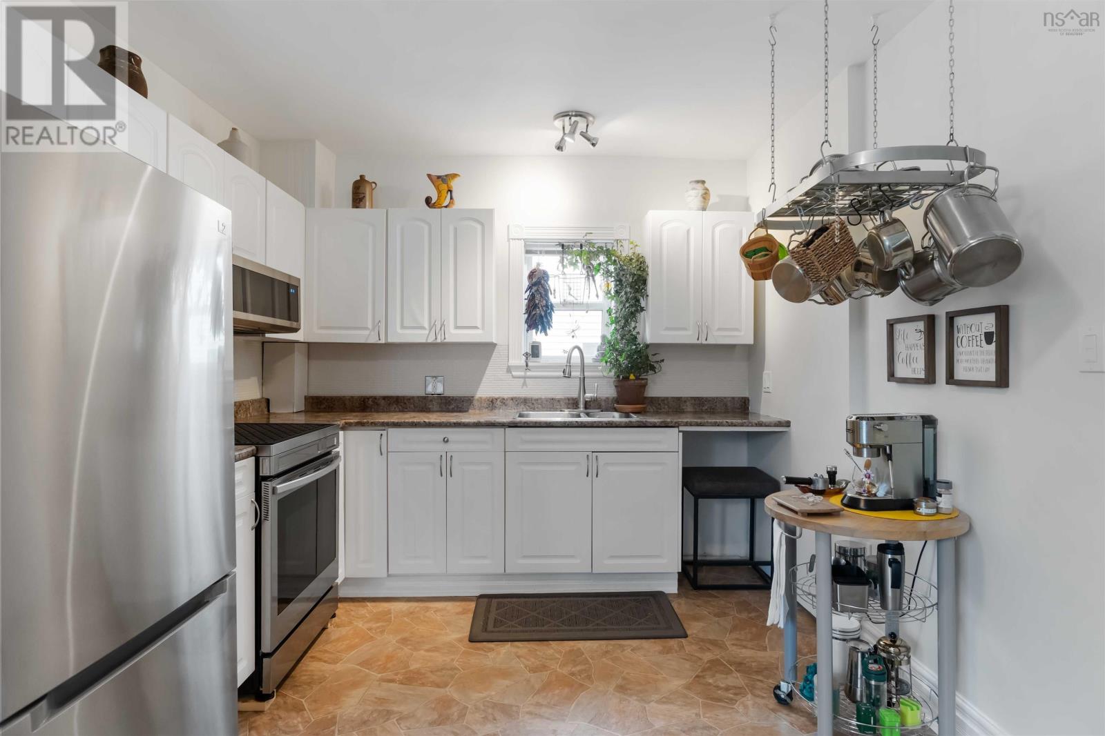 Property 17 of 48 of 14 Ryerson Court