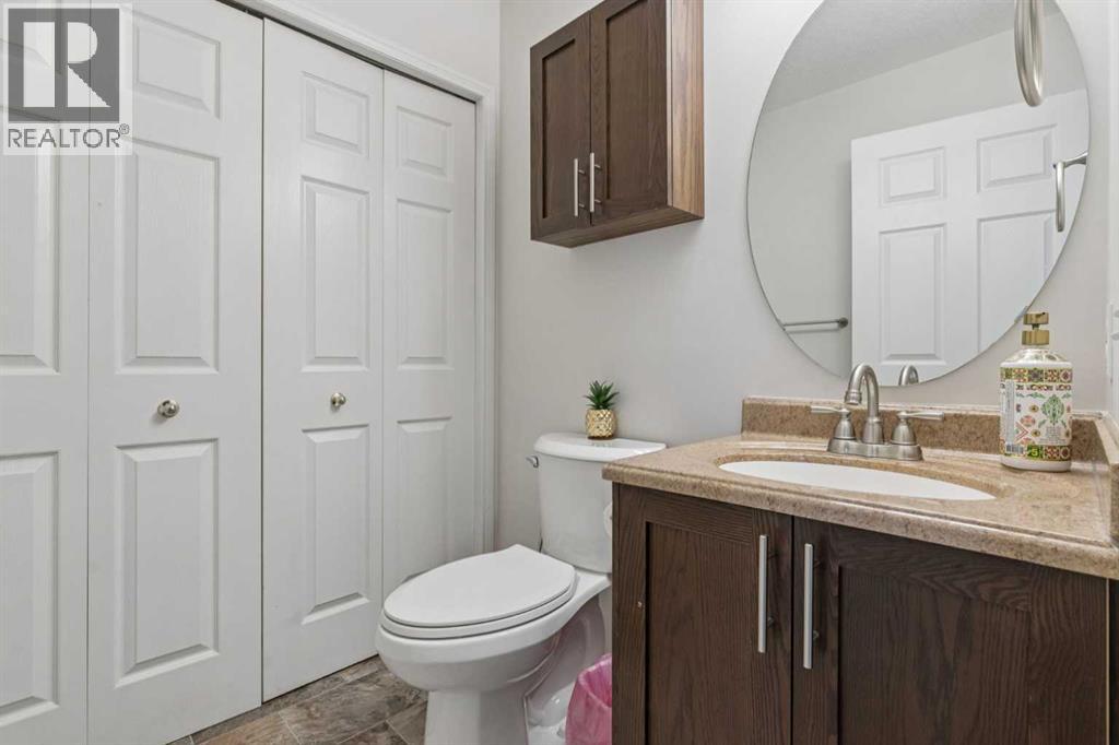 Single Family House for Sale in  Douglas Glen Heath SE Douglasdale/Glen Calgary 