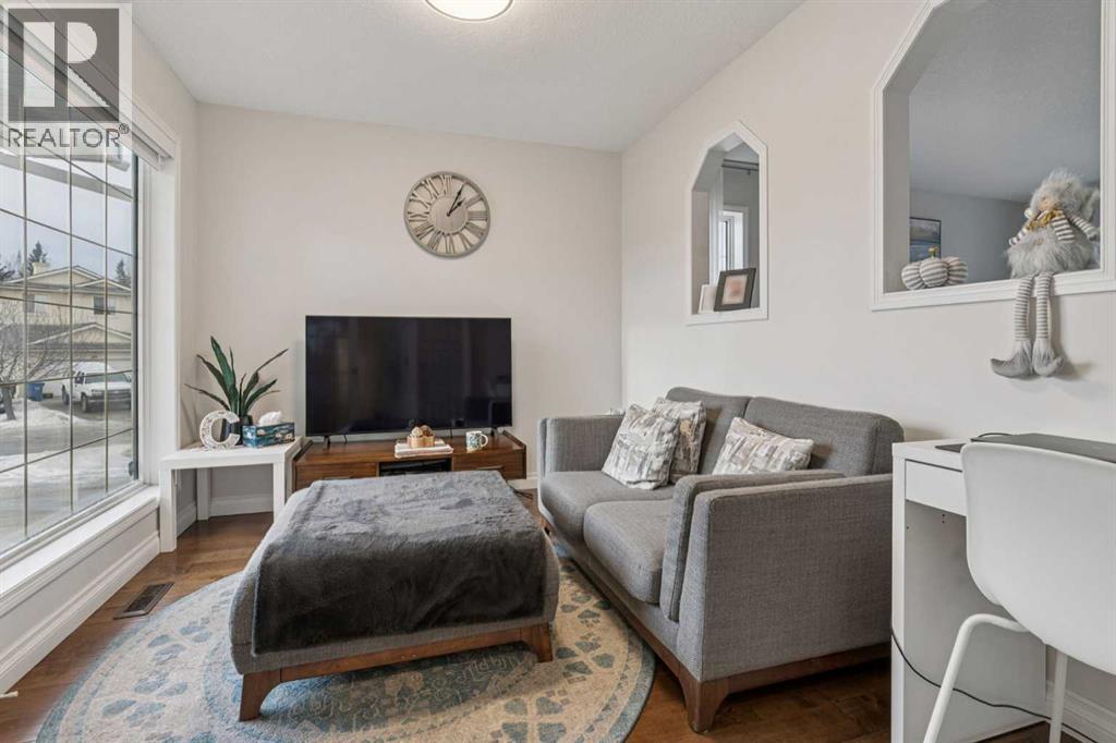 Single Family House for Sale in  Douglas Glen Heath SE Douglasdale/Glen Calgary 