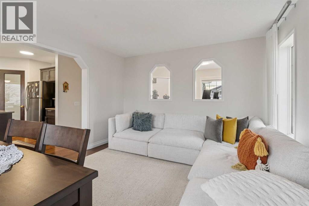 Single Family House for Sale in  Douglas Glen Heath SE Douglasdale/Glen Calgary 