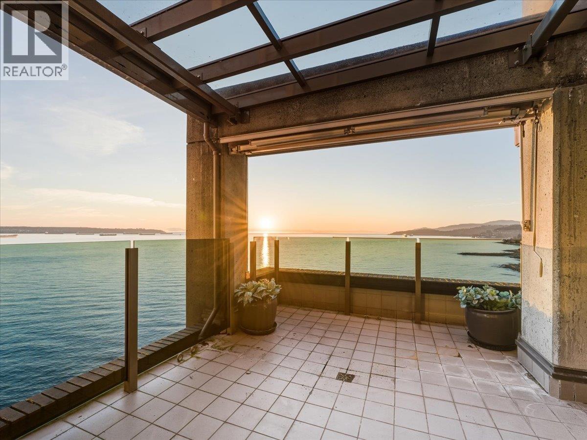 10 2250 BELLEVUE AVENUE, West Vancouver