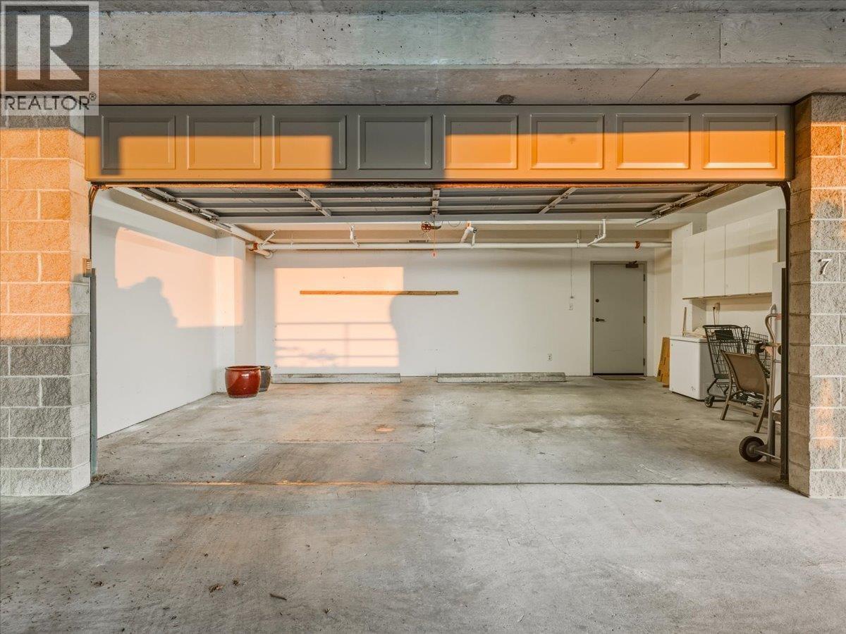 10 2250 BELLEVUE AVENUE, West Vancouver