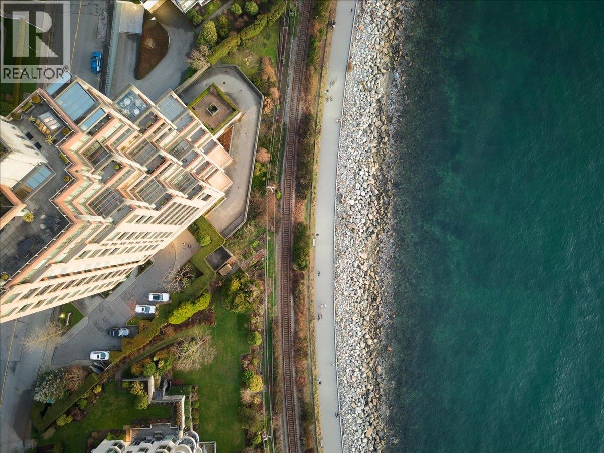 10 2250 BELLEVUE AVENUE, West Vancouver