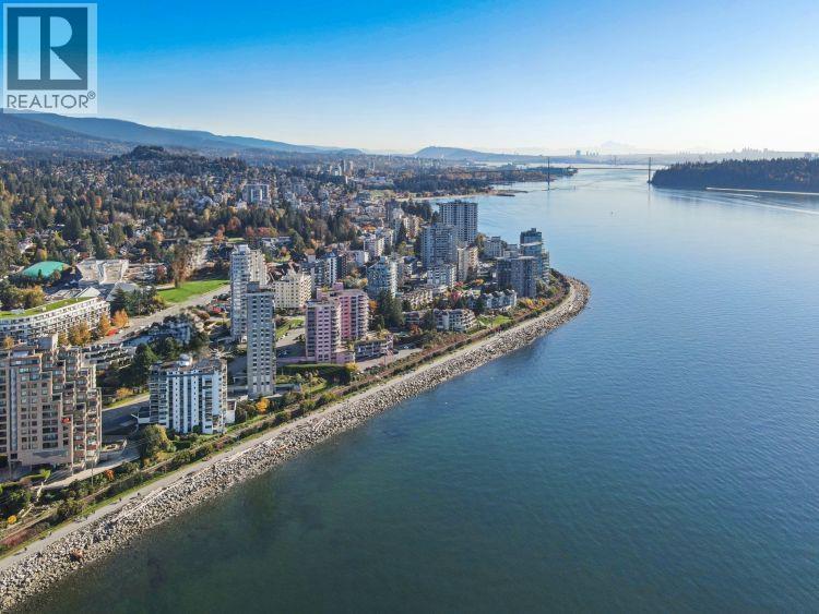 10 2250 BELLEVUE AVENUE, West Vancouver