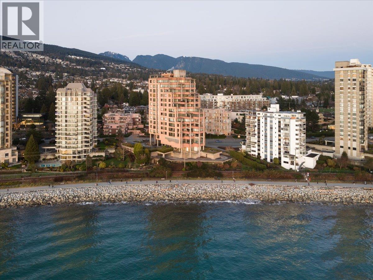 10 2250 BELLEVUE AVENUE, West Vancouver