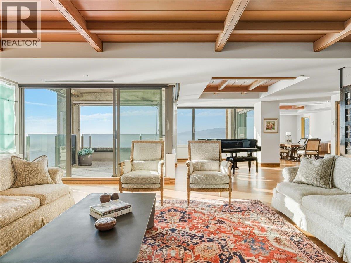 10 2250 BELLEVUE AVENUE, West Vancouver