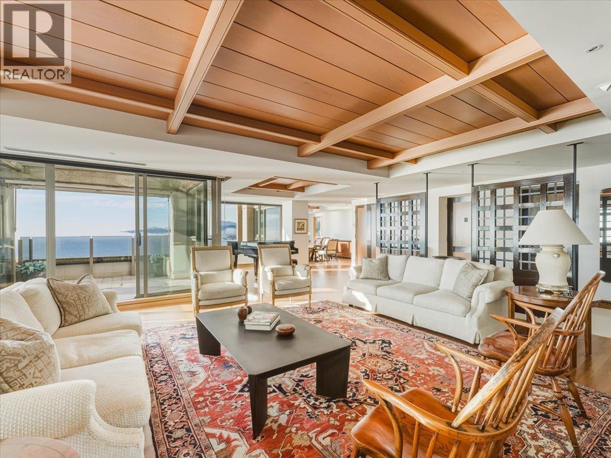 10 2250 BELLEVUE AVENUE, West Vancouver