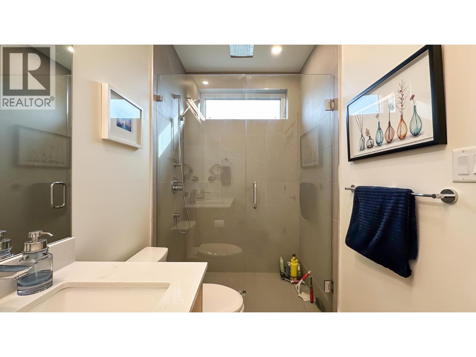 338 E 5TH STREET, North Vancouver