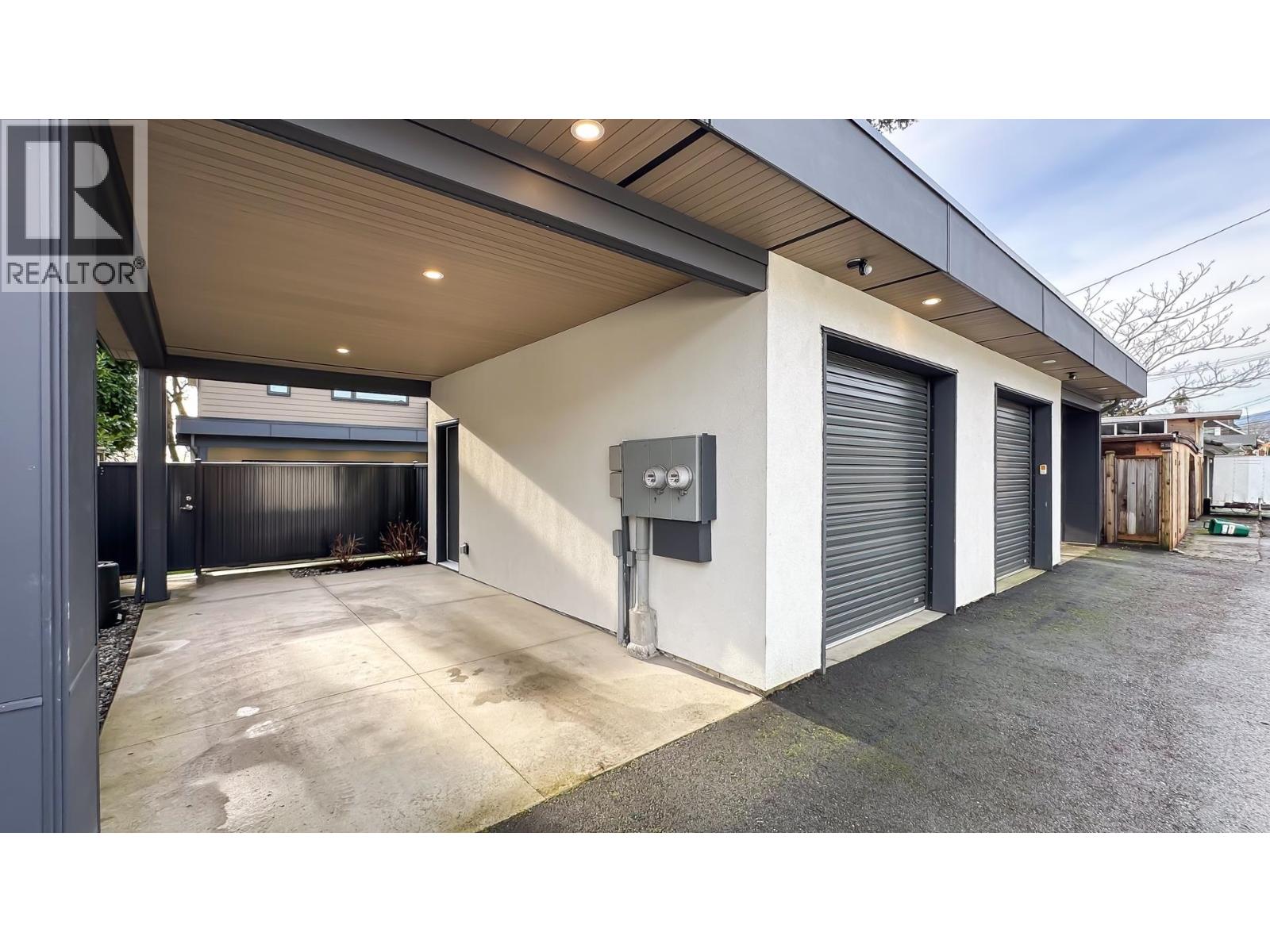 338 E 5TH STREET, North Vancouver