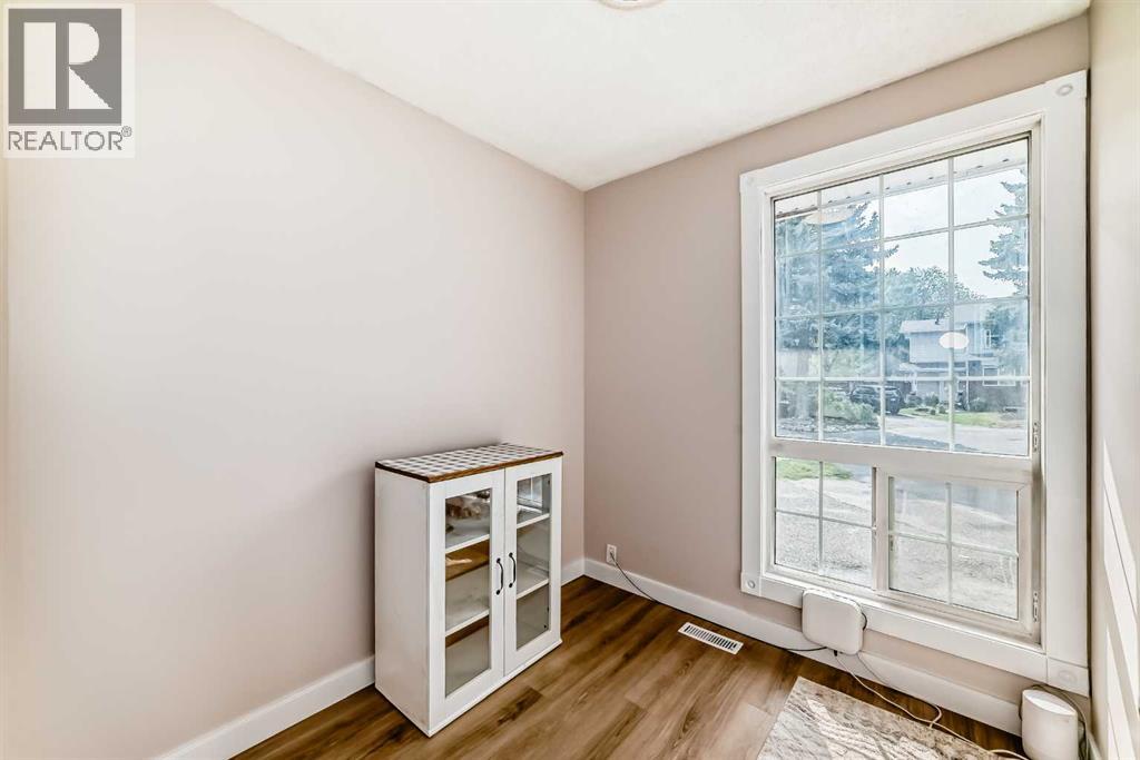 Single Family House for Sale in  Pineset Place NE Pineridge Calgary 