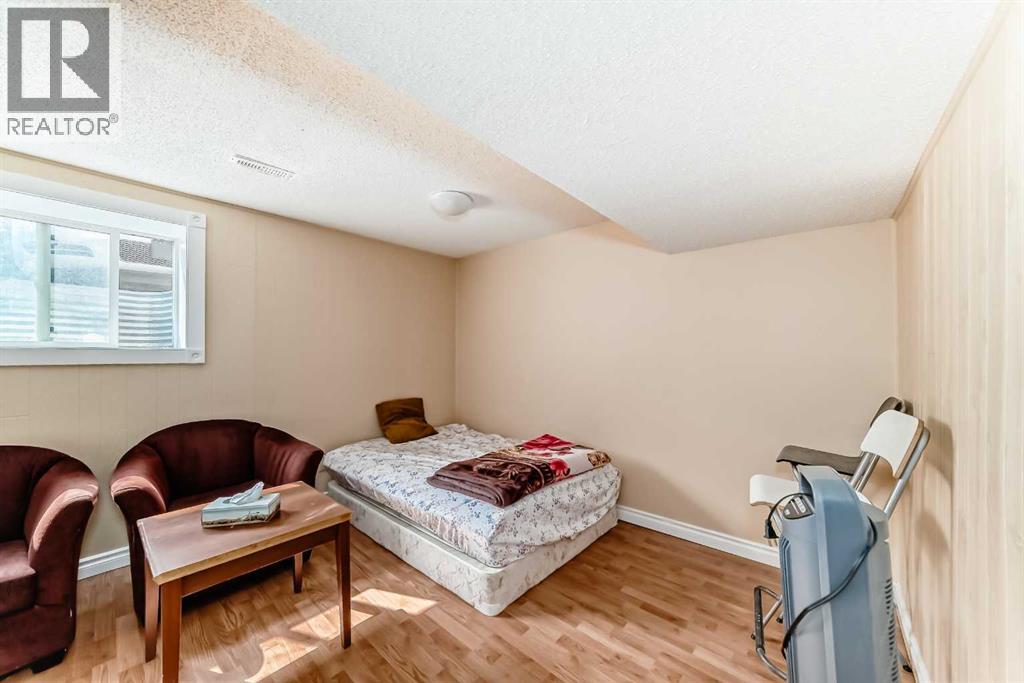 Single Family House for Sale in  Pineset Place NE Pineridge Calgary 