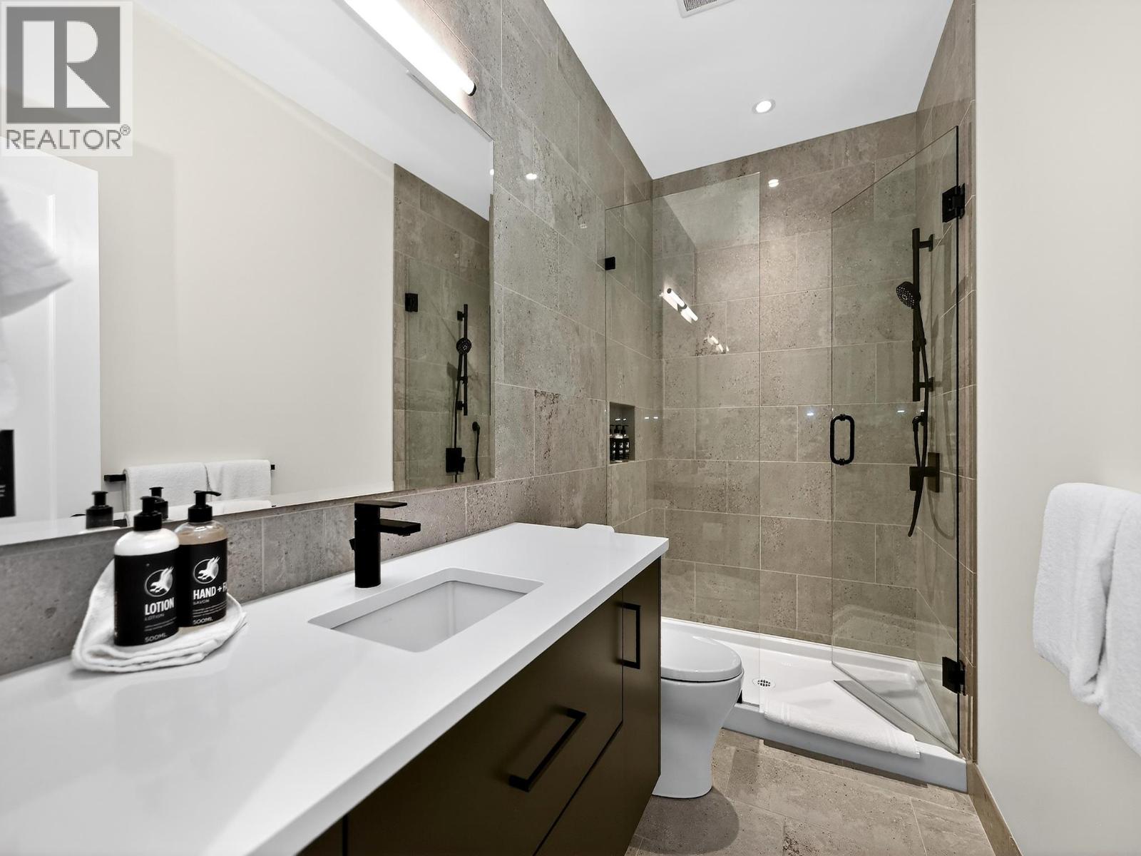 24 105 Predator Ridge Drive, Vernon