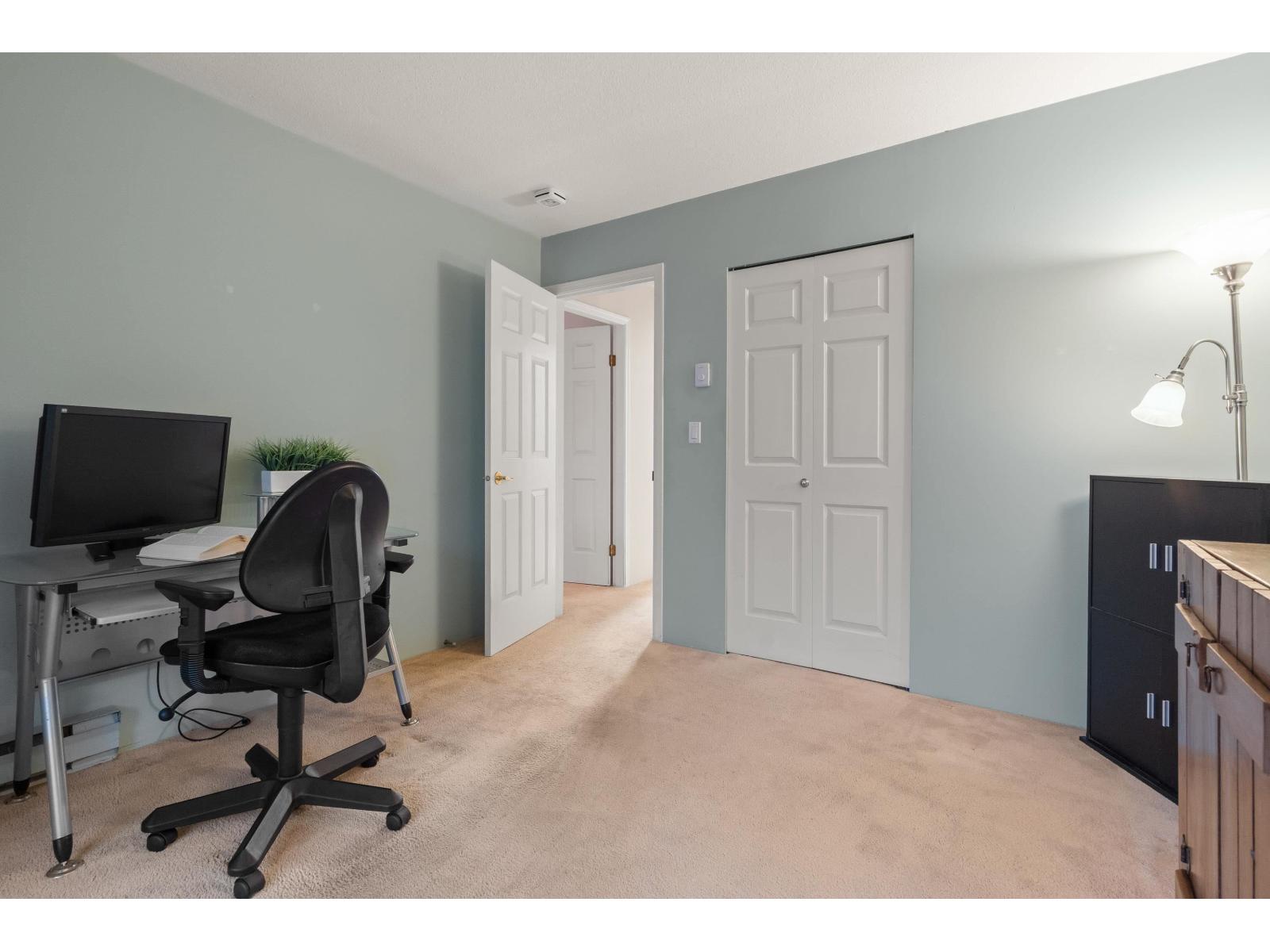 202 14950 THRIFT AVENUE, White Rock