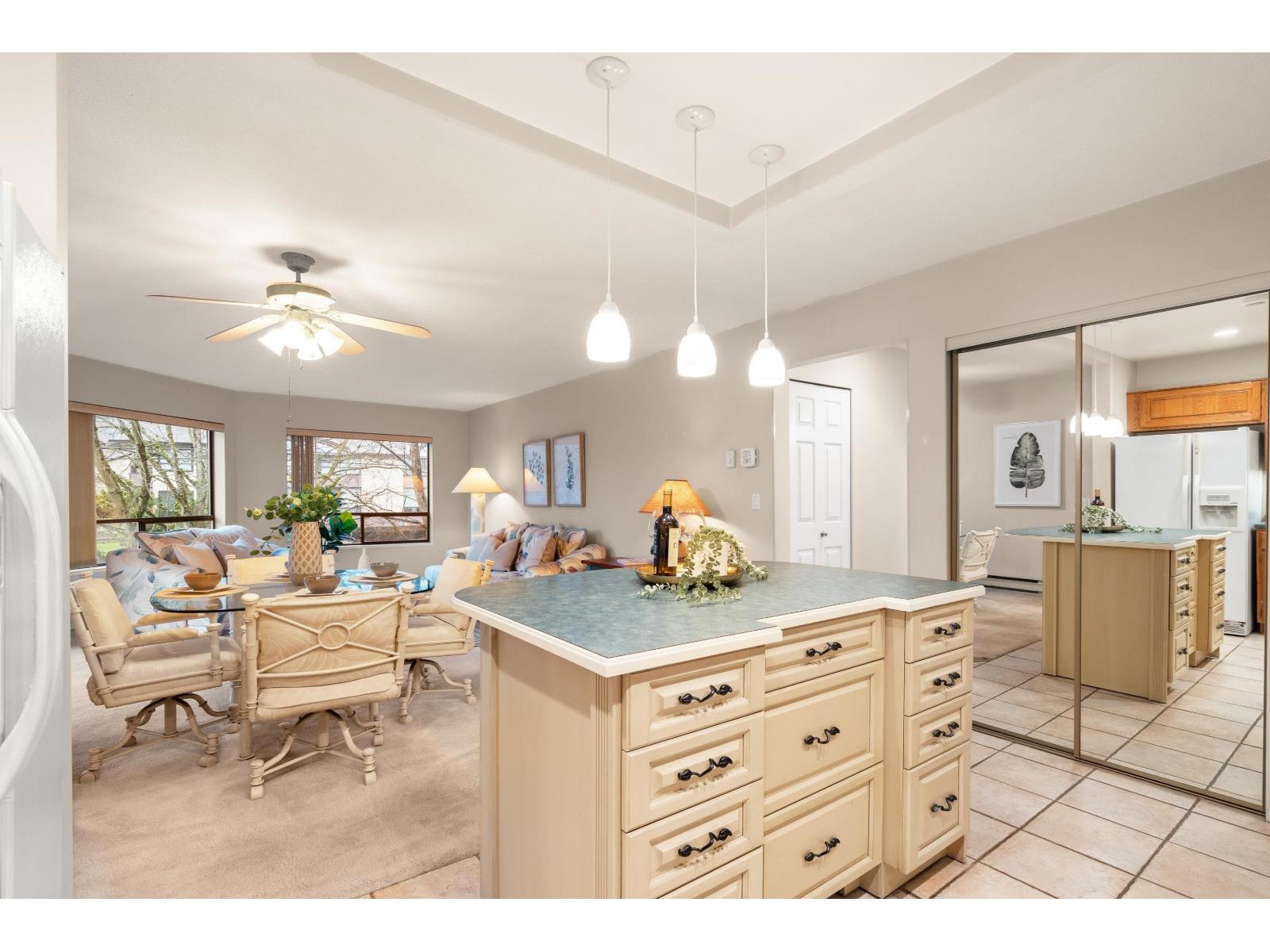 202 14950 THRIFT AVENUE, White Rock