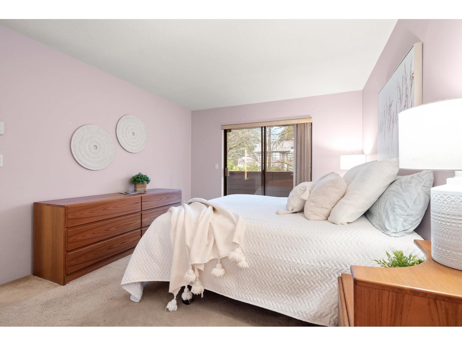 202 14950 THRIFT AVENUE, White Rock