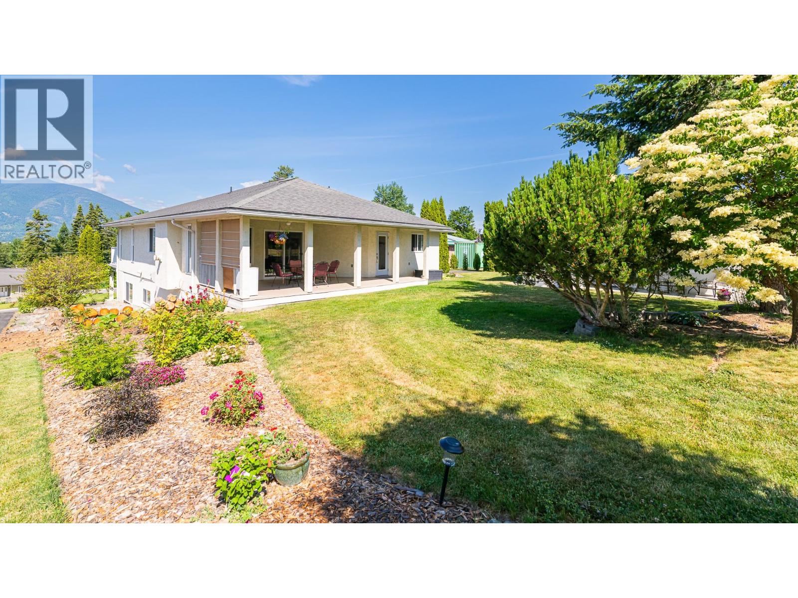 1506 1ST Avenue NW, Creston