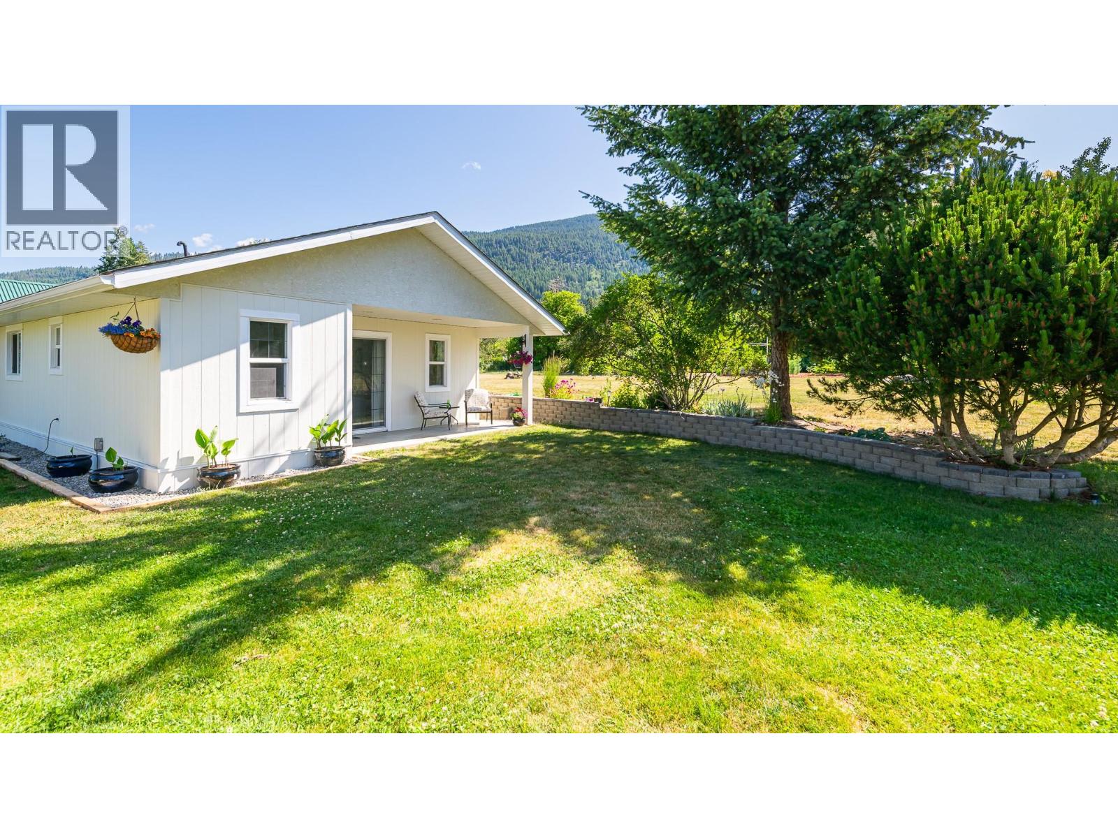 1506 1ST Avenue NW, Creston