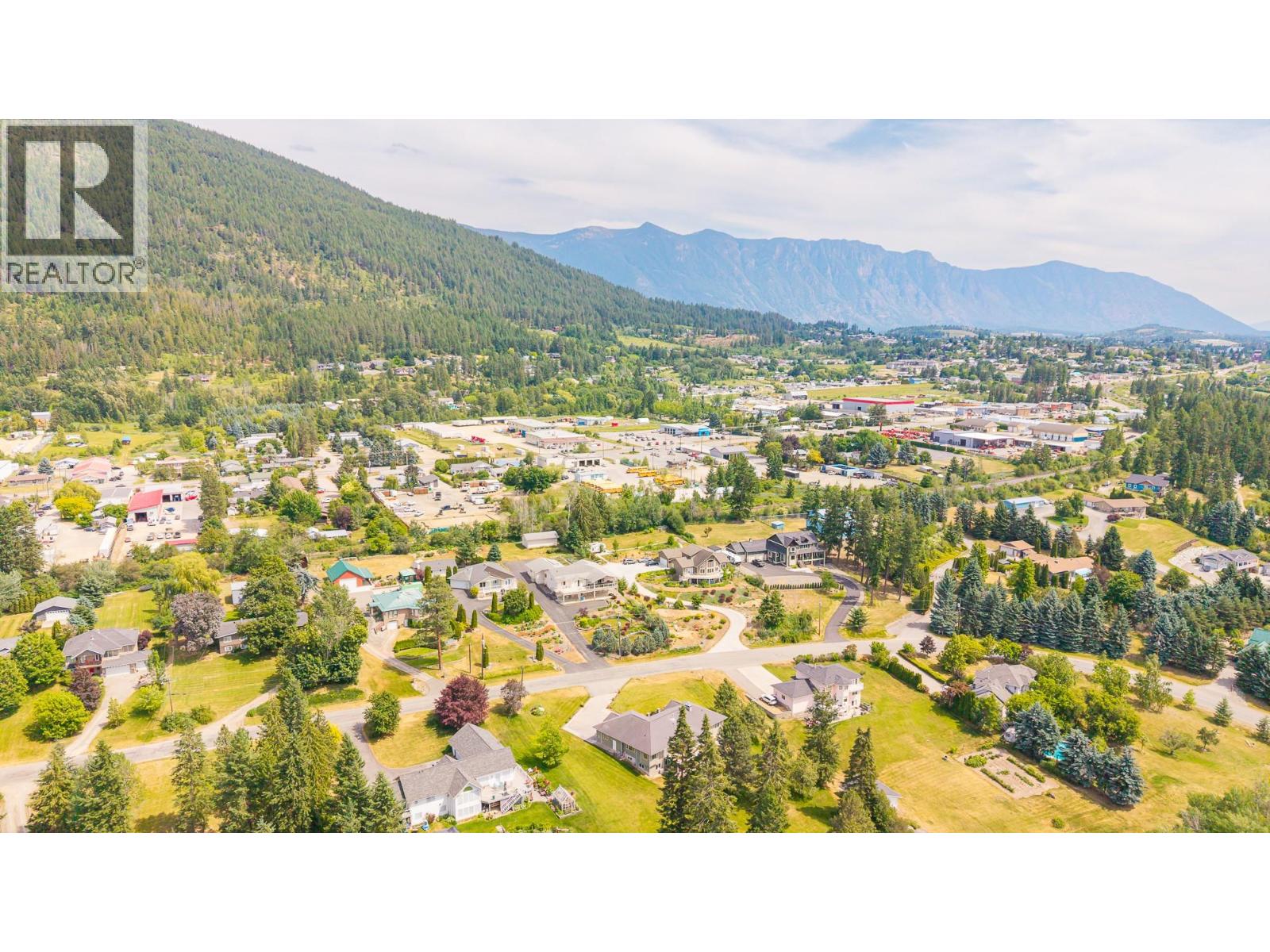 1506 1ST Avenue NW, Creston