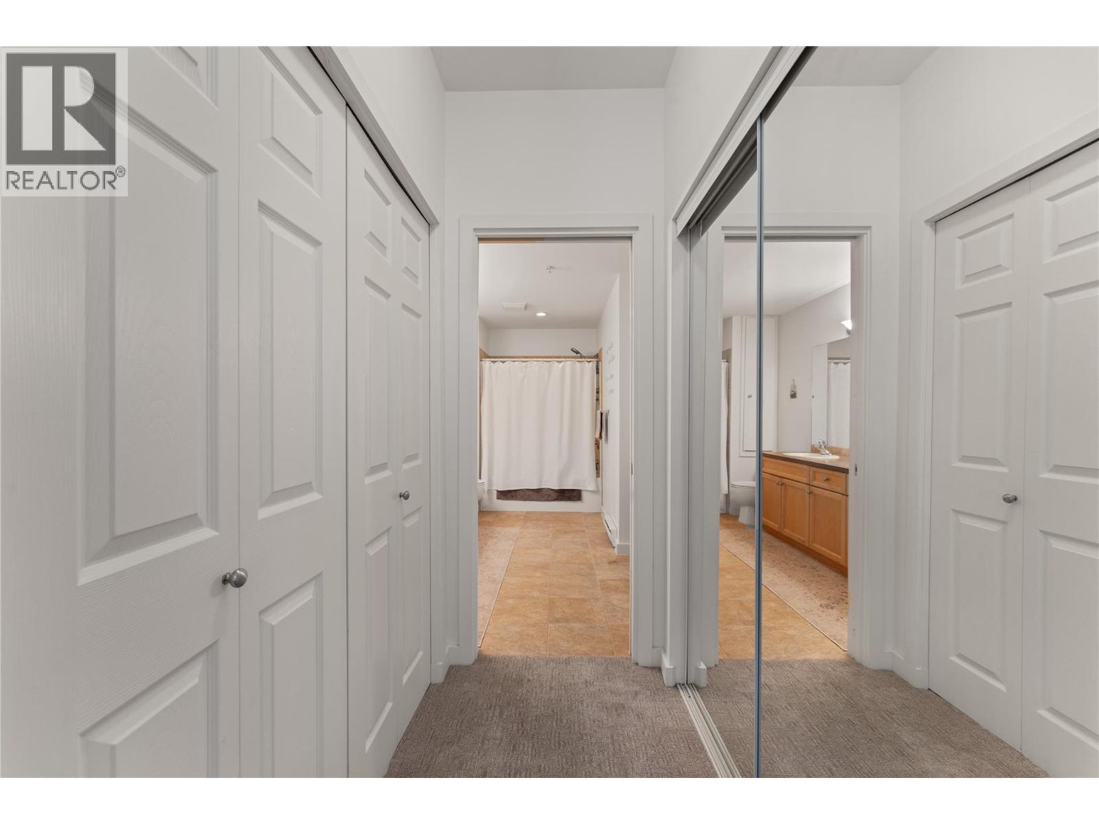 102 2120 Shannon Ridge Drive, West Kelowna