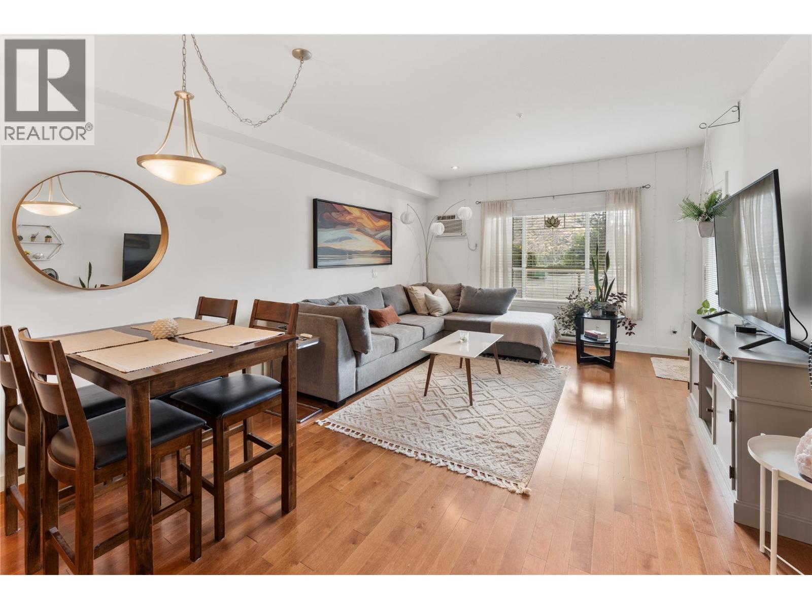 102 2120 Shannon Ridge Drive, West Kelowna