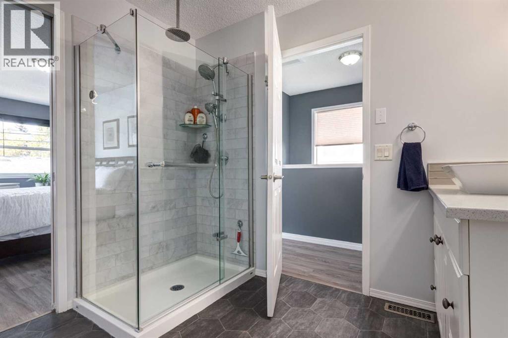 Single Family House for Sale in    Street SW Richmond Calgary 