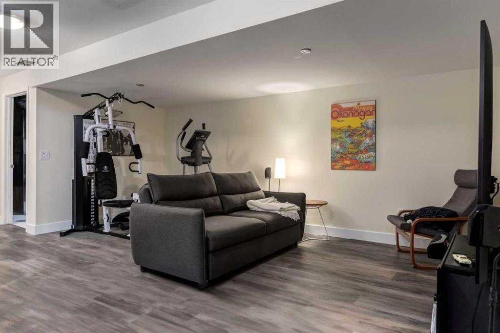 Single Family House for Sale in    Street SW Richmond Calgary 