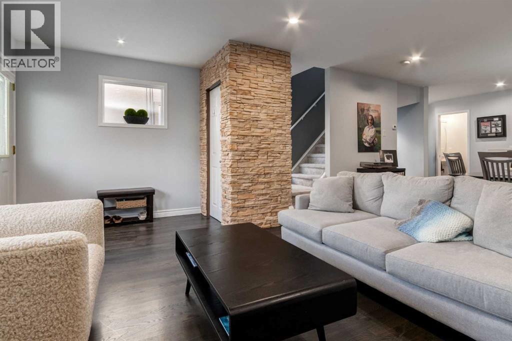 Single Family House for Sale in    Street SW Richmond Calgary 