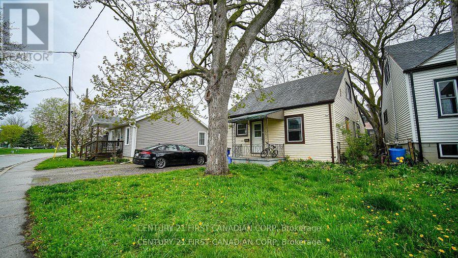 19 MONTGOMERY DRIVE - 1