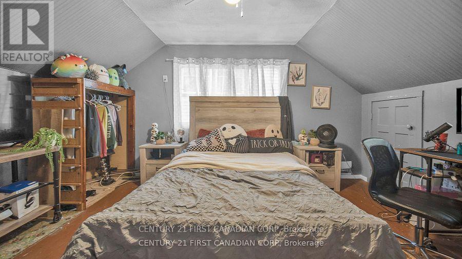 19 MONTGOMERY DRIVE - 14