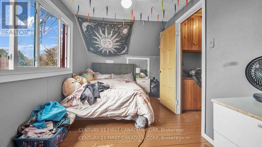 19 MONTGOMERY DRIVE - 18