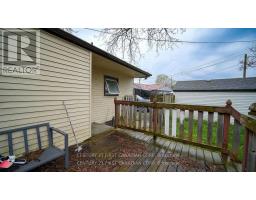19 Montgomery Drive, Chatham Kent, ON N8A1P2 Photo 10