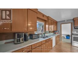 19 Montgomery Drive, Chatham Kent, ON N8A1P2 Photo 17