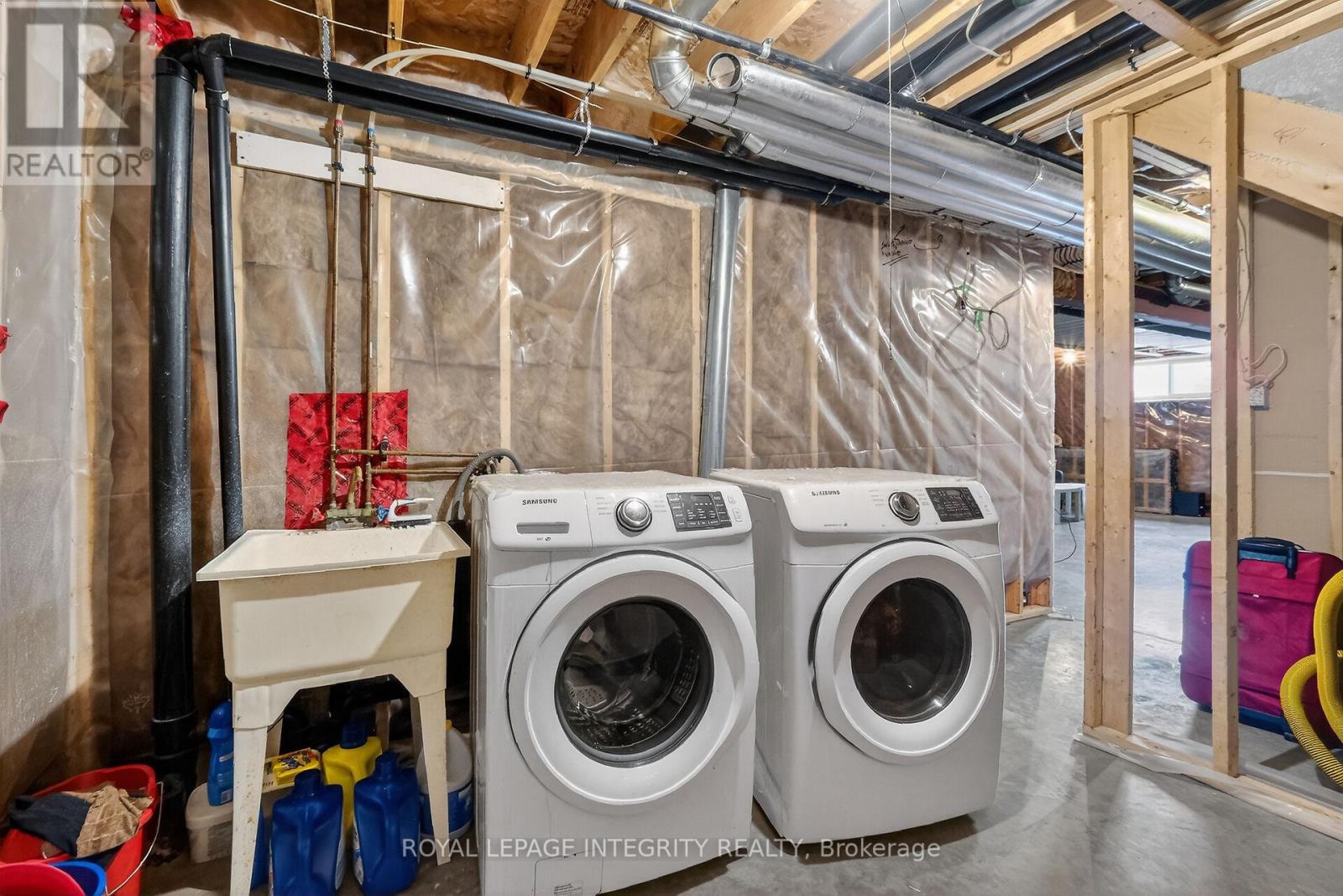 281 STERLING AVENUE — photo 40