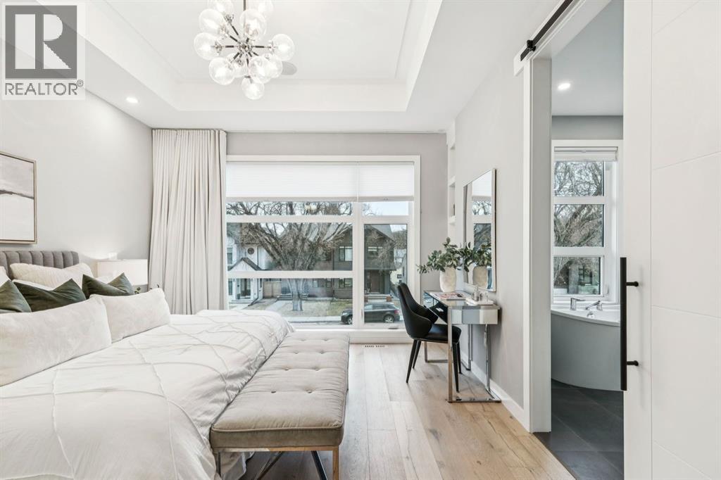 Single Family House for Sale in   Avenue NW Parkdale Calgary 